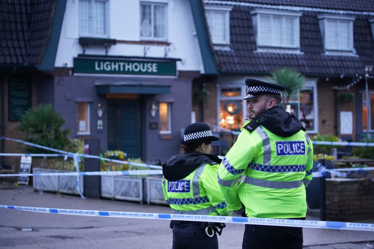 Wallasey Shooting Woman Shot Dead At Lighthouse Inn Pub Wirral 